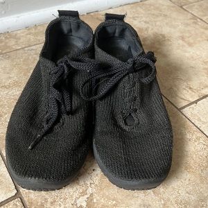 Acropedico black lace up shoes sneakers sz 38 vegan cloth knit made in Portugal